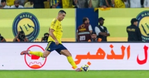 ¡Motivación pura! El video viral del mensaje de Cristiano Ronaldo antes de su tiro libre en la eliminación del Al Nassr
