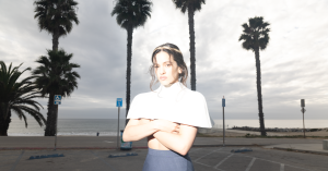 La cantante, compositora y productora ROSALÍA, ganadora del premio GRAMMY®, lanza su nuevo álbum LUX